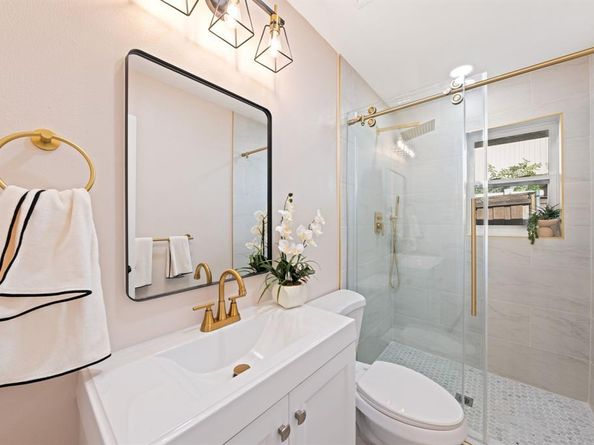 10528  Swallow Lane , Dallas Texas 75218