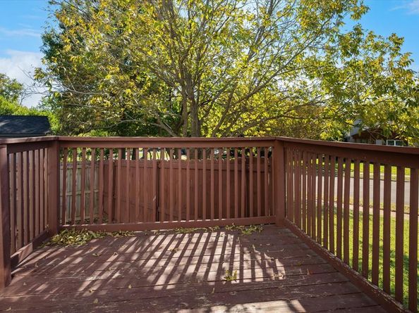 2717  El Tivoli Drive , Dallas Texas 75211