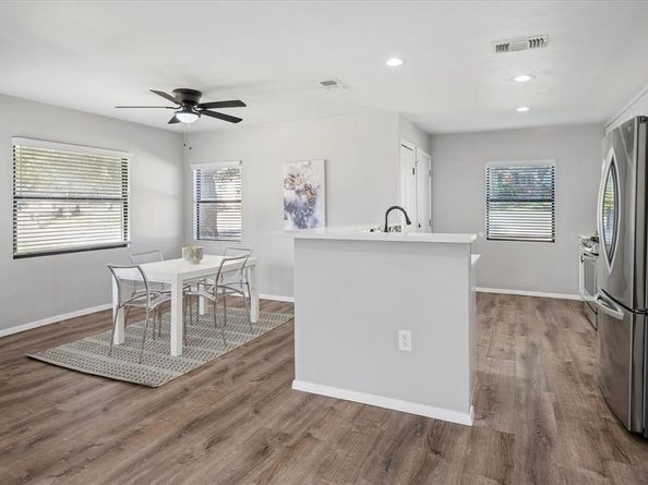 2717  El Tivoli Drive , Dallas Texas 75211