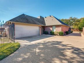 7717  Frio River Road , Arlington Texas 76001