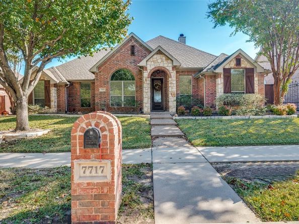 7717  Frio River Road , Arlington Texas 76001