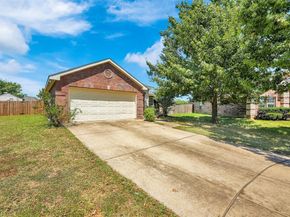 700  White Fields Way , Arlington Texas 76002