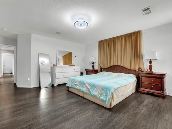 700  White Fields Way , Arlington Texas 76002