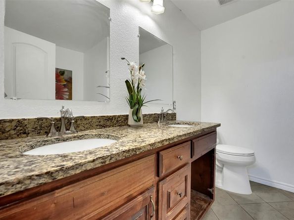 700  White Fields Way , Arlington Texas 76002