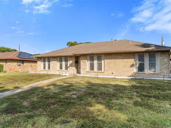 6907  Pickrell Drive , Dallas Texas 75227
