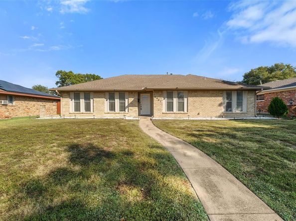 6907  Pickrell Drive , Dallas Texas 75227