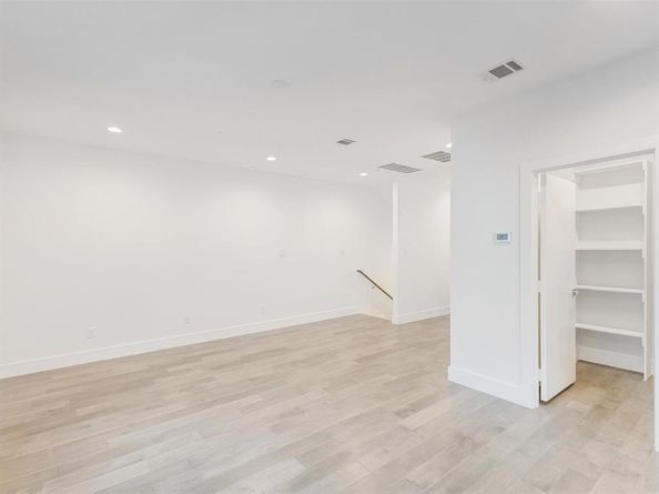 1771  McCoy Street  305, Dallas Texas 75204