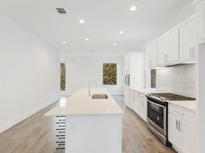 1771  McCoy Street  305, Dallas Texas 75204