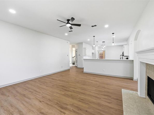 2705  Redstone Drive , Arlington Texas 76001