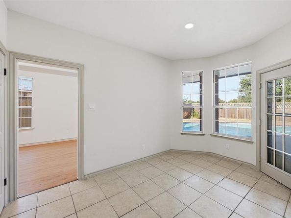 2705  Redstone Drive , Arlington Texas 76001