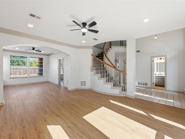 2705  Redstone Drive , Arlington Texas 76001