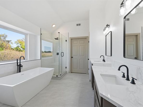 2705  Redstone Drive , Arlington Texas 76001