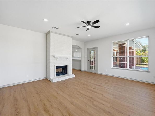 2705  Redstone Drive , Arlington Texas 76001