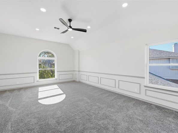 2705  Redstone Drive , Arlington Texas 76001