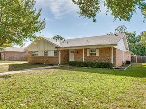 425 W Pleasantview Drive , Hurst Texas 76054