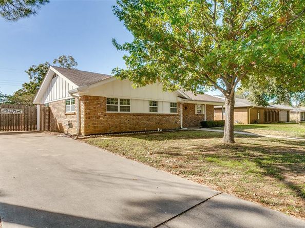 425 W Pleasantview Drive , Hurst Texas 76054