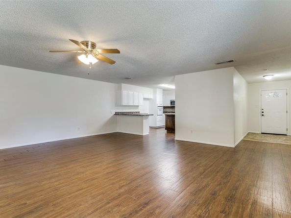 425 W Pleasantview Drive , Hurst Texas 76054