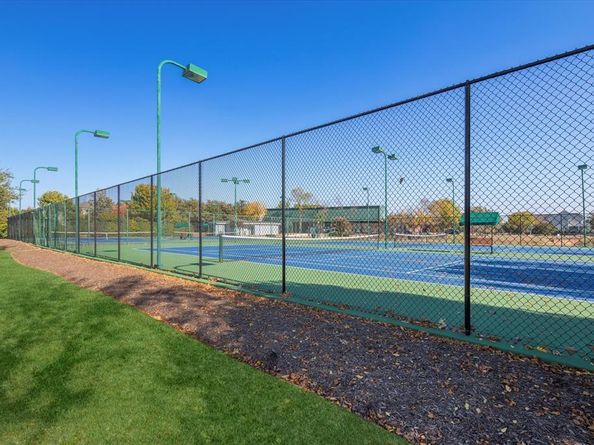 909  Dogwood Trail , Aubrey Texas 76227