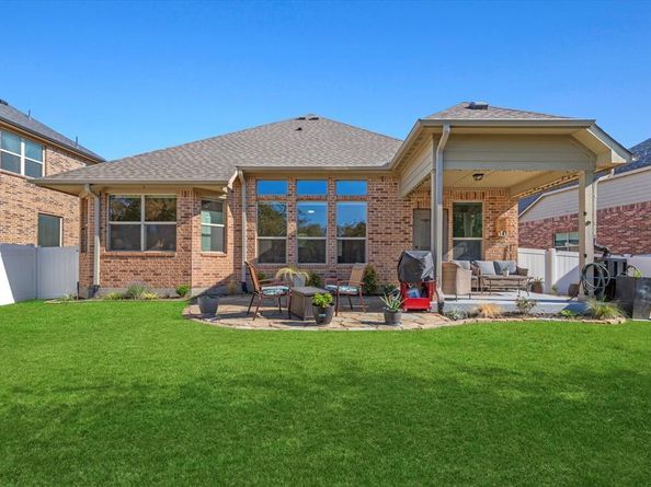 909  Dogwood Trail , Aubrey Texas 76227