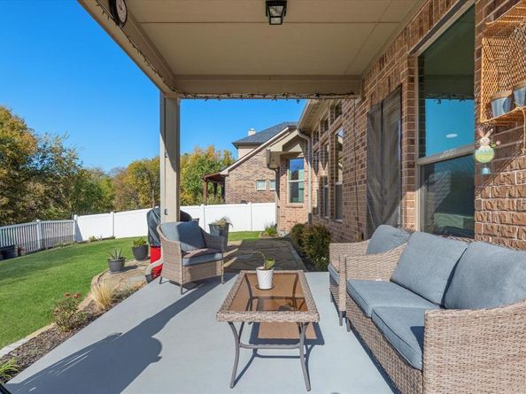 909  Dogwood Trail , Aubrey Texas 76227