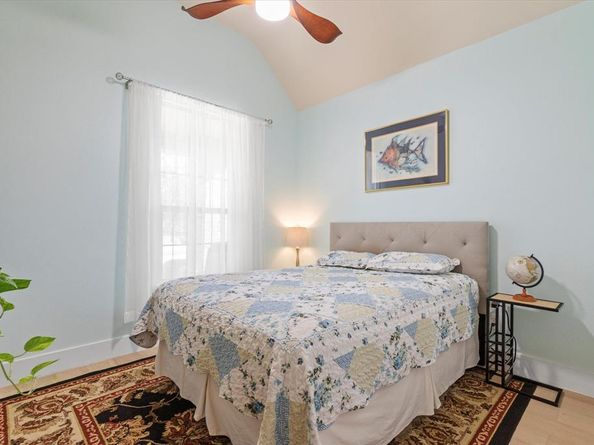 909  Dogwood Trail , Aubrey Texas 76227