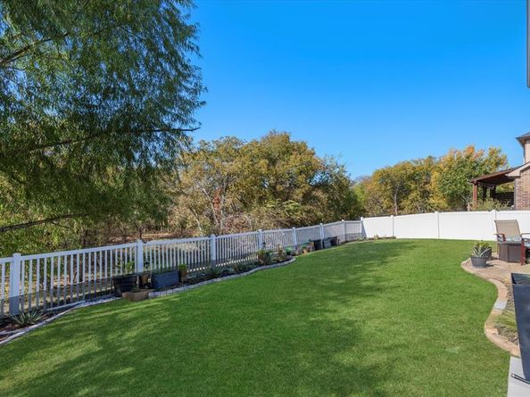 909  Dogwood Trail , Aubrey Texas 76227