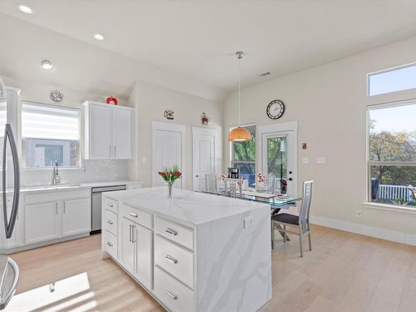 909  Dogwood Trail , Aubrey Texas 76227