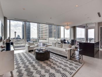 2408  Victory Park Lane 