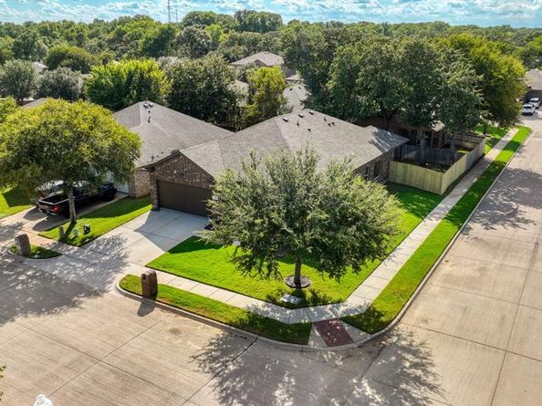 1100  New Meadow Drive , Azle Texas 76020