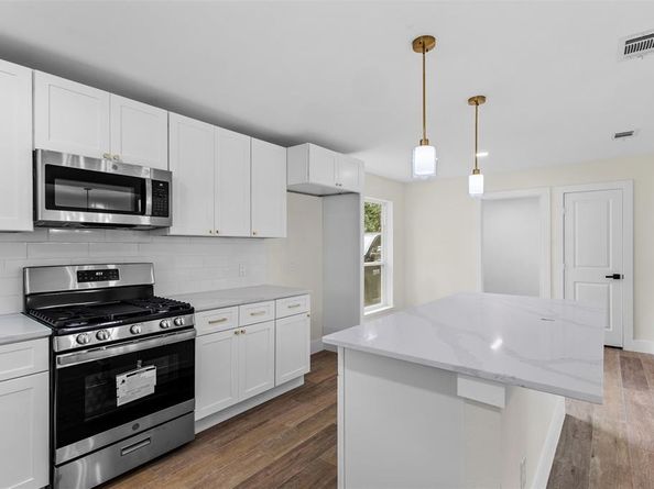 2816  Quail Ridge Drive , Carrollton Texas 75006