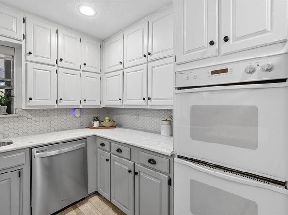 2908  Steve Drive , Hurst Texas 76054