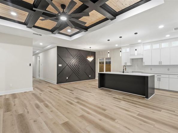 1420  Morrell Avenue , Dallas Texas 75203