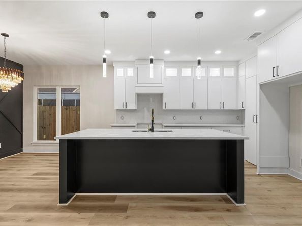 1420  Morrell Avenue , Dallas Texas 75203