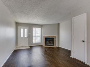 10500  Lake June   H03, Dallas Texas 75217