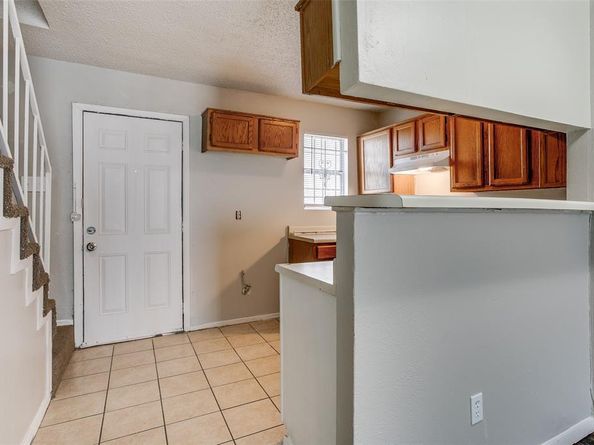 10500  Lake June   H03, Dallas Texas 75217