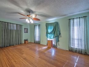 5311  Banting Way , Dallas Texas 75227