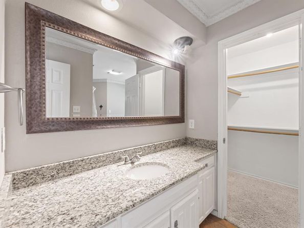 817  Sylvan Drive , Fort Worth Texas 76120