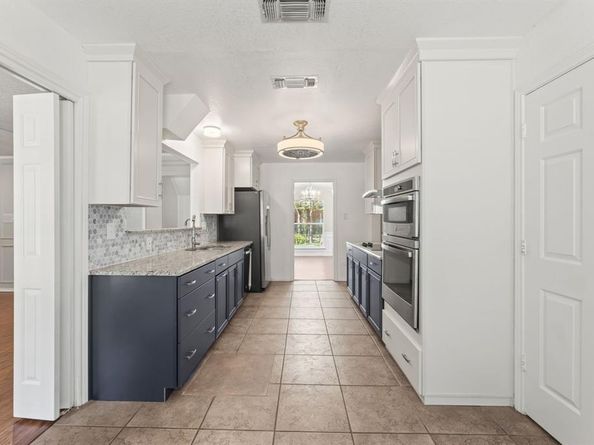 817  Sylvan Drive , Fort Worth Texas 76120