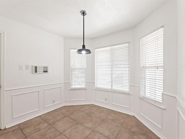 817  Sylvan Drive , Fort Worth Texas 76120