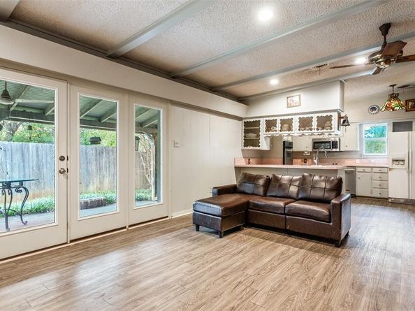 8516  La Jolla Court , Benbrook Texas 76116