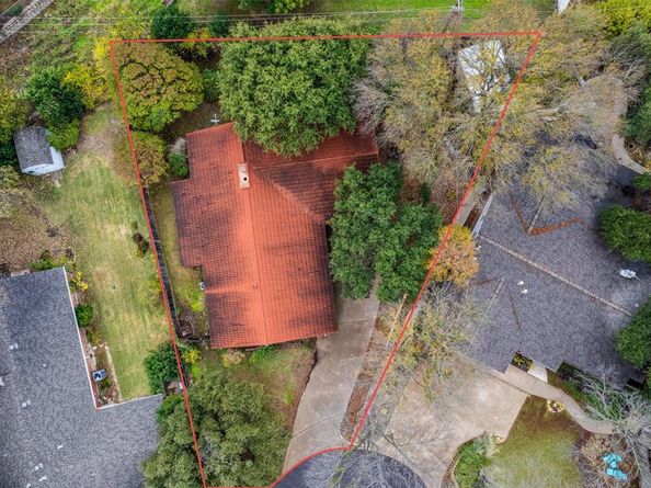 8516  La Jolla Court , Benbrook Texas 76116