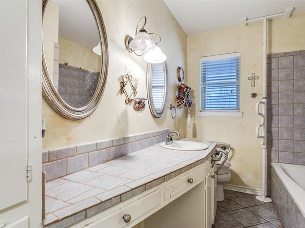 8516  La Jolla Court , Benbrook Texas 76116