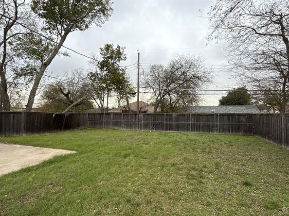 625  Midvale Drive , Dallas Texas 75232