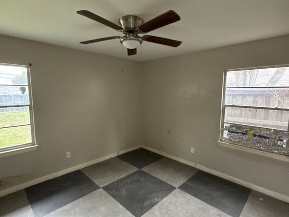 625  Midvale Drive , Dallas Texas 75232