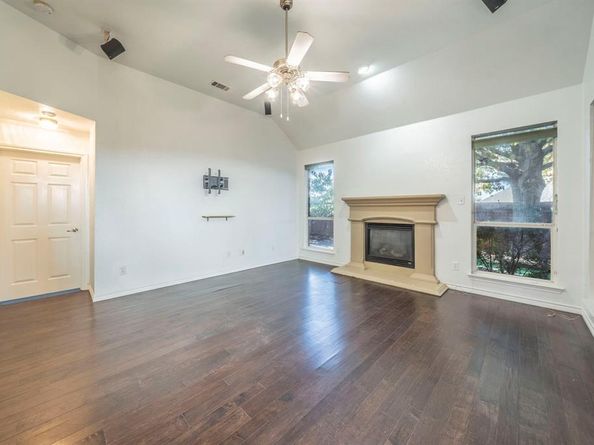 7042  Hedgebrook Drive , Dallas Texas 75249