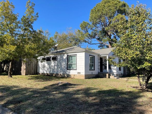 2203  Fowler Drive , Denton Texas 76209