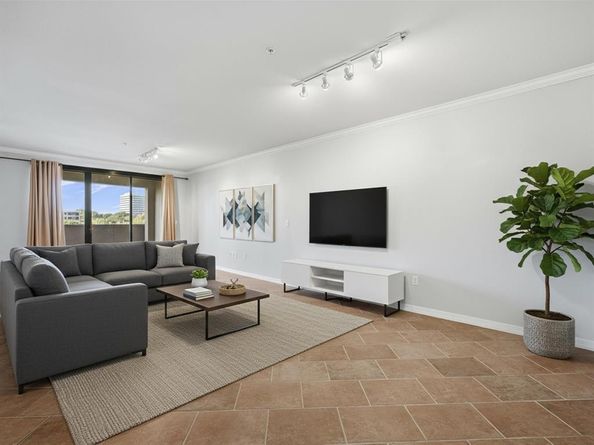 330  Las Colinas Boulevard E 614, Irving Texas 75039