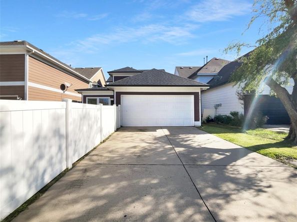 1701  Jasmine Trail , Savannah Texas 76227