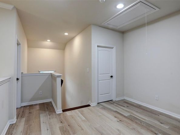 1648  Black Duck Terrace , Carrollton Texas 75010