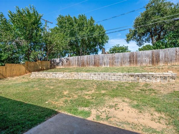 6101  Kelly Elliott Road , Arlington Texas 76001